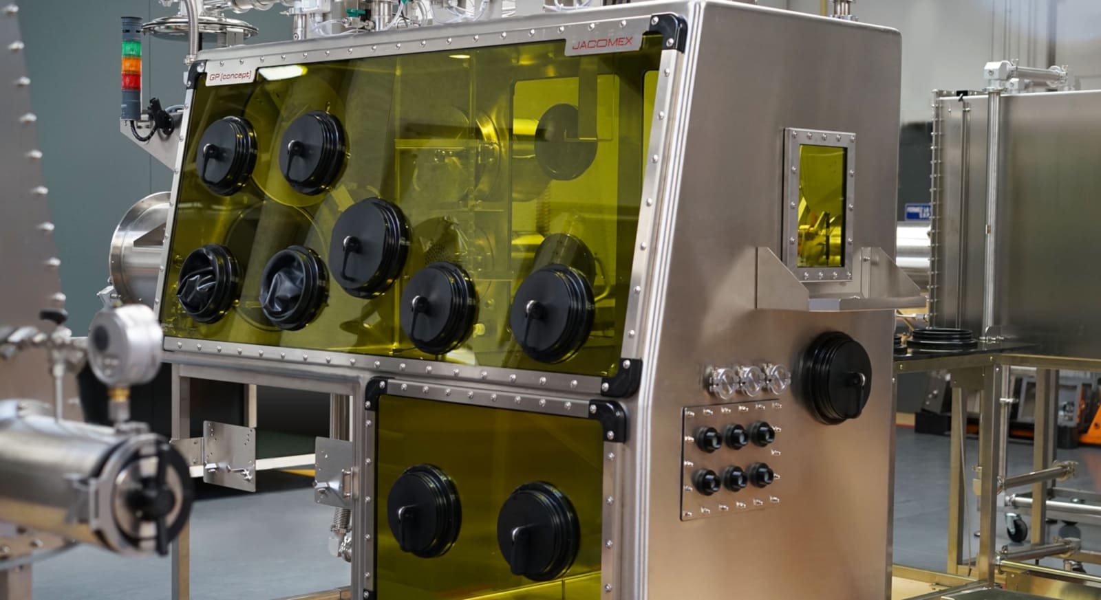 Framatome-Glovebox-jacomex-1
